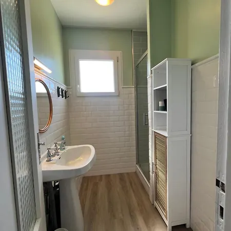 Maison Pierre 3 Bedroom House With Swimming Pool Léon