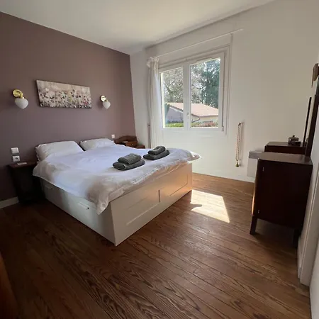 Maison Pierre 3 Bedroom House With Swimming Pool Prázdninový dům *