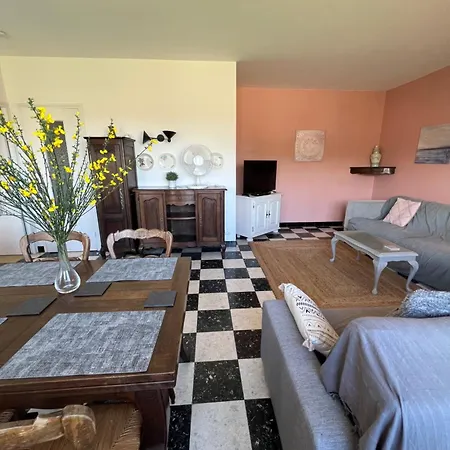 Maison Pierre 3 Bedroom House With Swimming Pool Léon