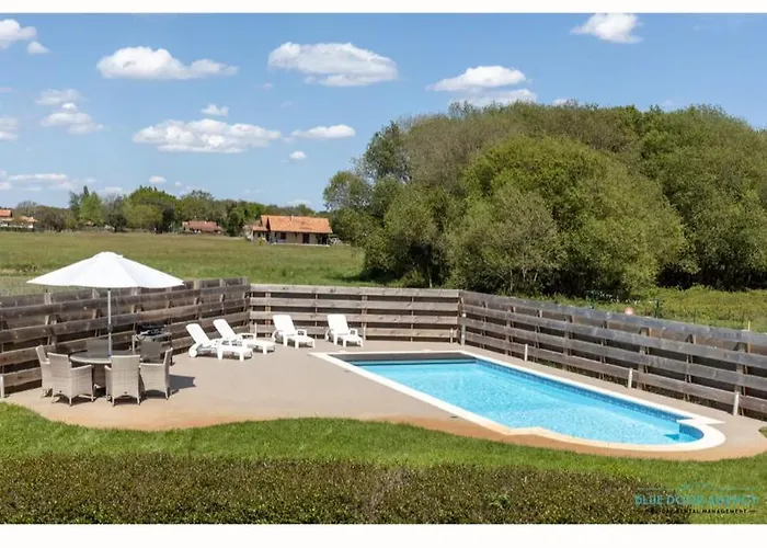 Maison Pierre 3 Bedroom House With Swimming Pool * Léon