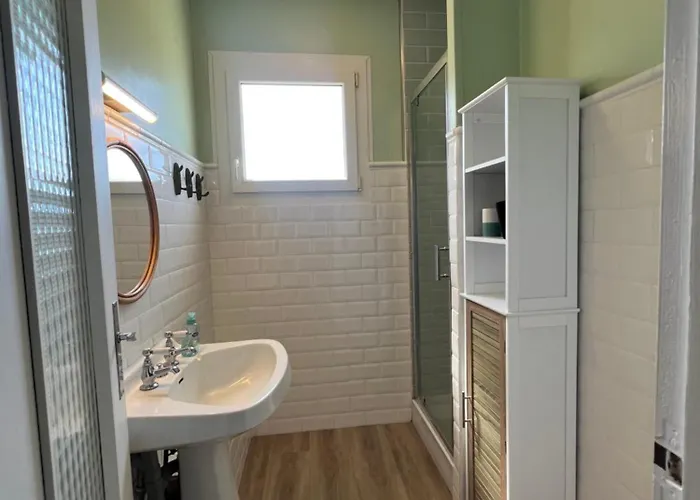 Maison Pierre 3 Bedroom House With Swimming Pool Léon