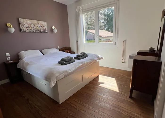 Maison Pierre 3 Bedroom House With Swimming Pool Nyaraló *