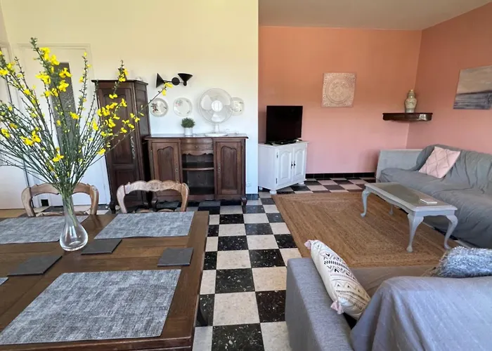 Maison Pierre 3 Bedroom House With Swimming Pool Léon